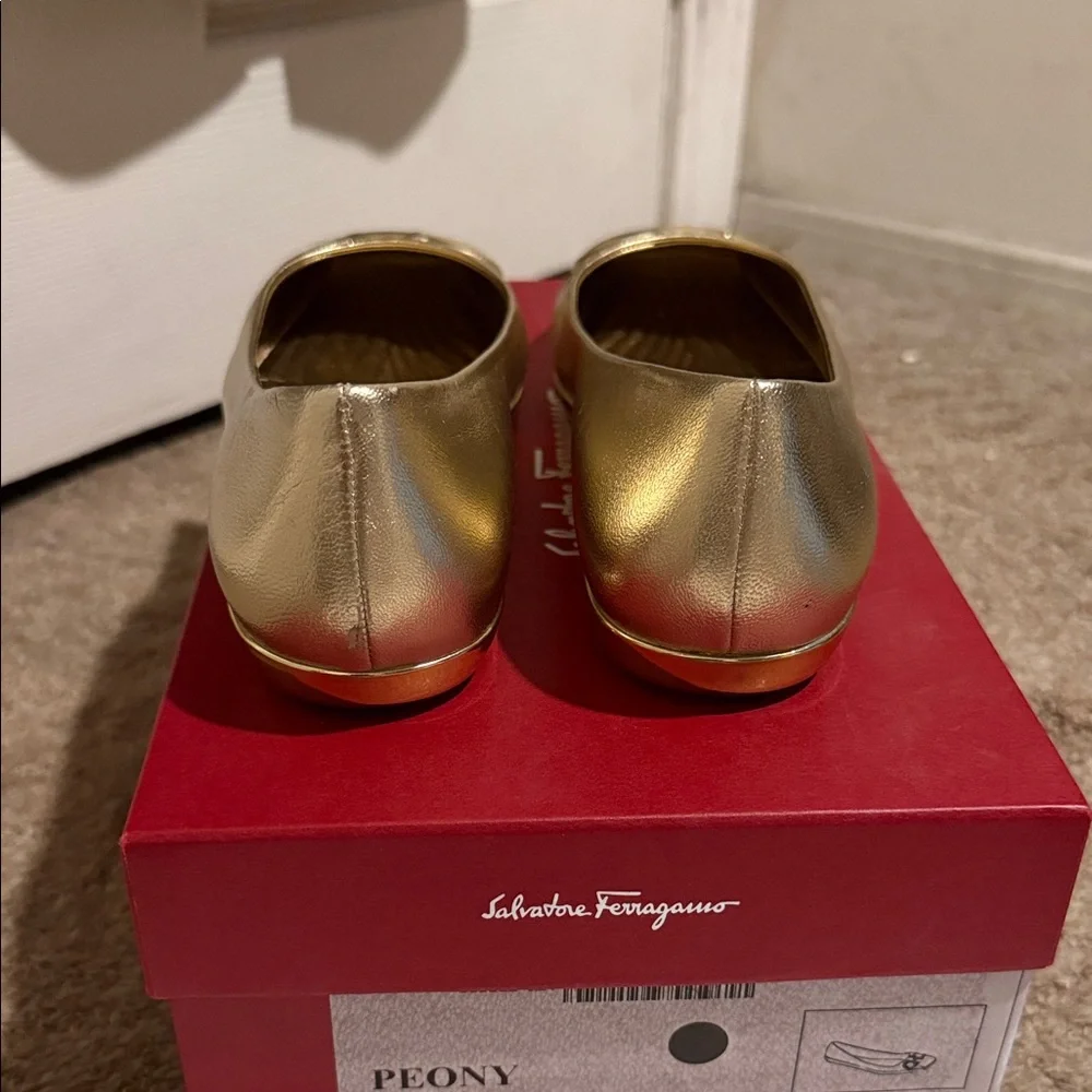 Salvatore Ferragamo Gold Flats - Picture 4 of 7